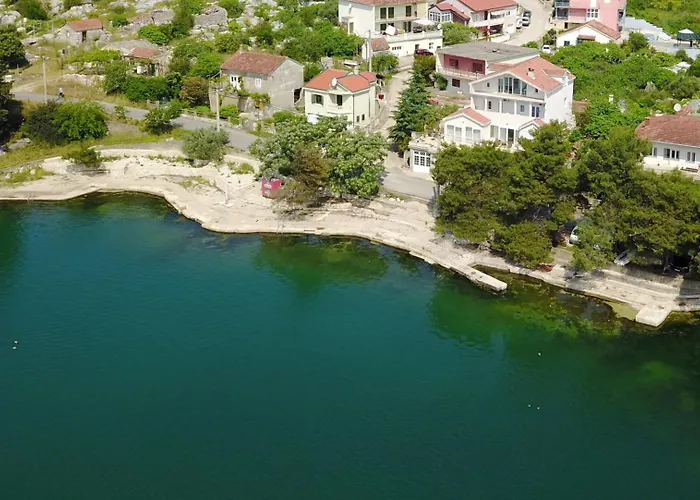 With Wifi Ploce, Neretva Delta - Usce Neretve - 22723 * Ploce (Dubrovnik-Neretva)